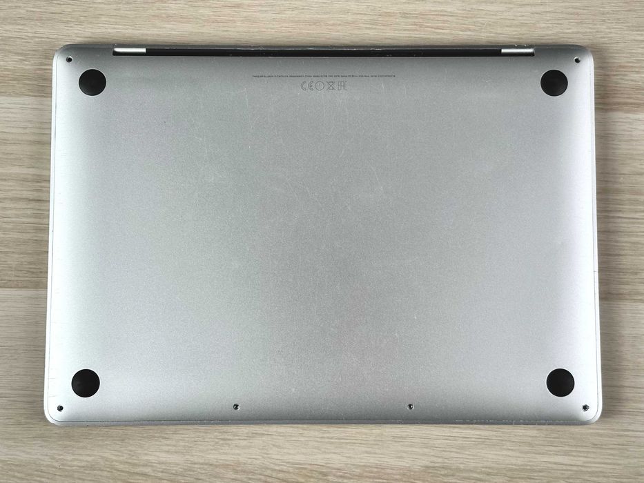 Topcase z ekranem MacBook Pro 13" A1708 (2016–2017) Srebrny