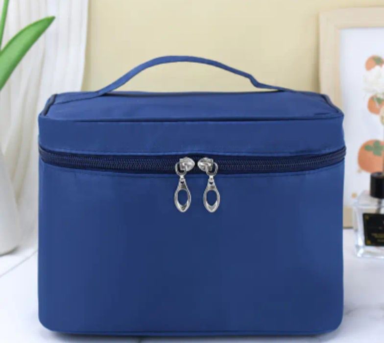 Duża pojemna wodoodporna kosmetyczka z organizatorem