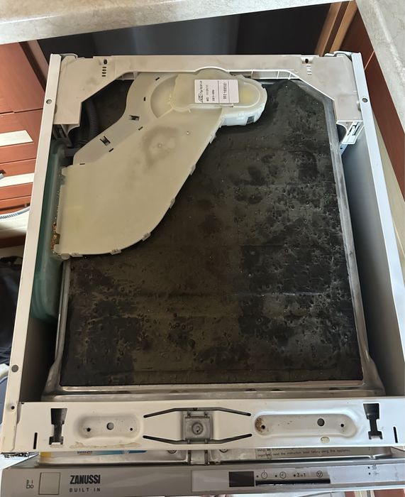 Посудомийна машина Zanussi ZDT5195