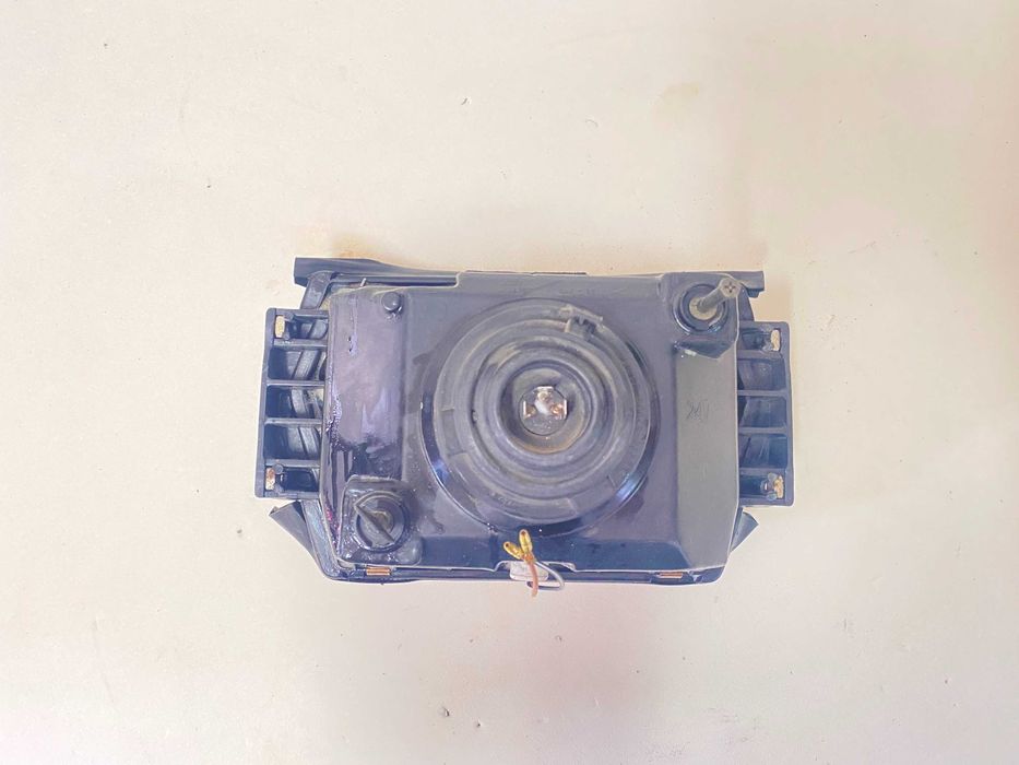 SUZUKI GSX F 600 F Lampa Reflektor Przednia Przód