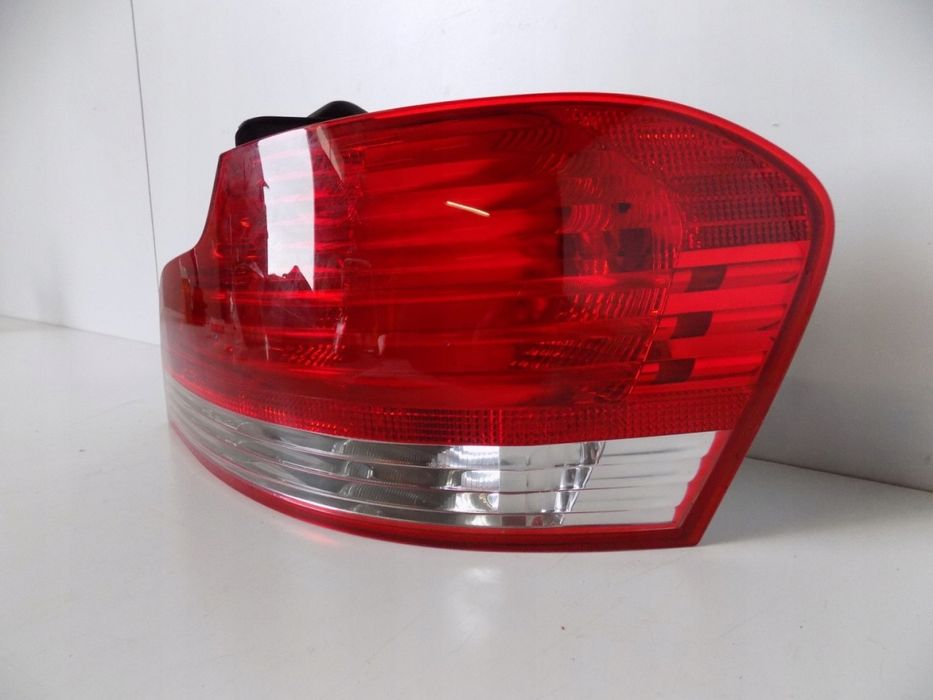 BMW 1 E82 / E88 lampa tylna prawa - 11807