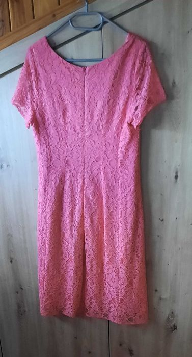 Elegancka sukienka koronkowa z żakietem