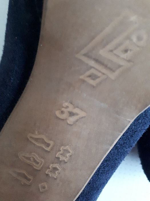 Sapatos de senhora em pele impecáveis 37