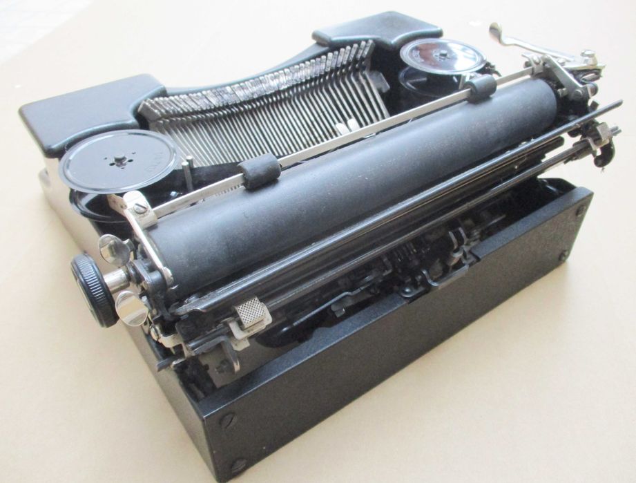 Maquina de escrever antiga