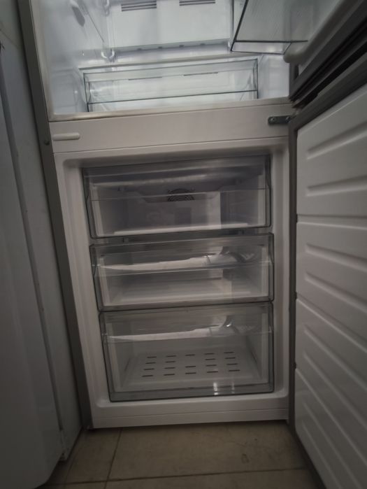 Холодильник Vestfrost  CNF289 X No Frost  ширина 55 см, з Європи