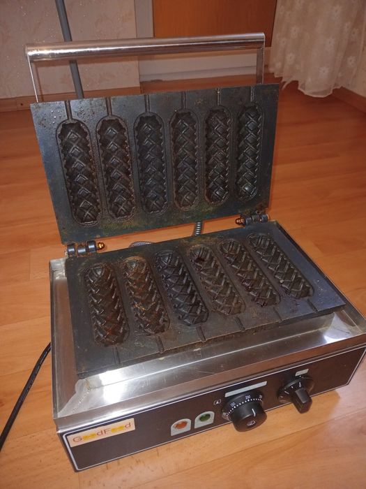 Вафельница для корн-догов GoodFood CM6