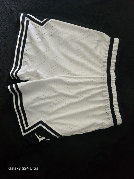 Vendo calções jordan originais várias cores Tamanho M