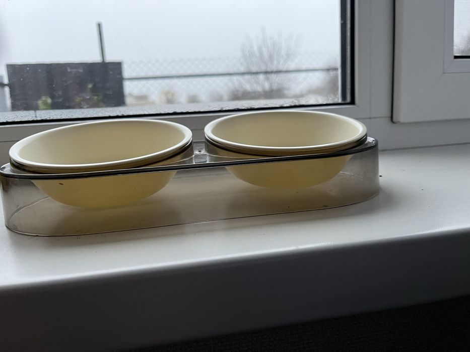 Миски на подставке для кошек или маленьких собак