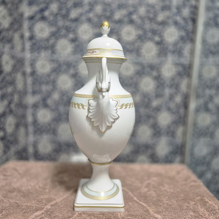 Ваза из фарфора каминная -  Kaiser - 42  см - Германия