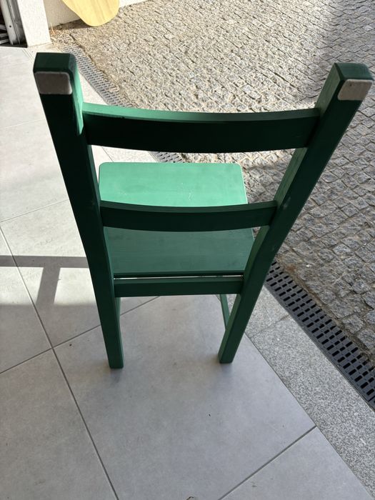 Cadeira madeira pintada de verde
