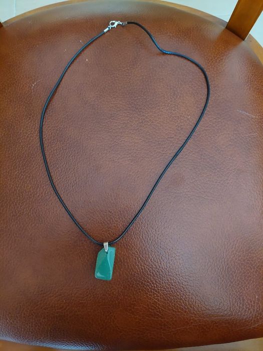 Colares diversos (Cristais e planetas)