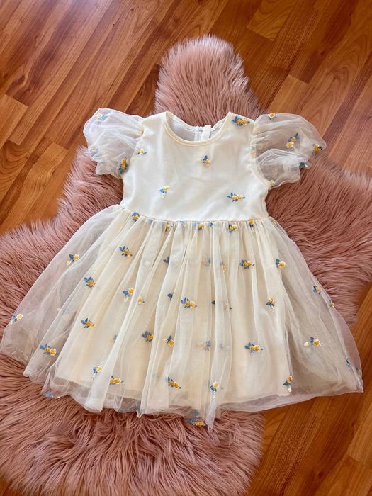 Святкові сукні сестрам 1,4,7 років плаття family look