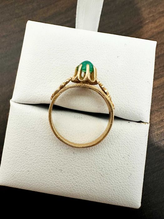Złoty pierścionek z zielonym kamieniem! R. 9 / Pr. 583 / 2.70g