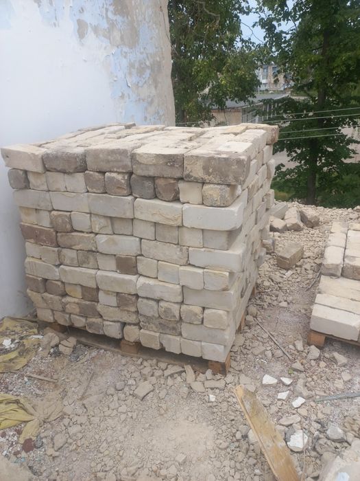 Продам кирпич  селикатный белый, забутовочный и другой  (двойной)