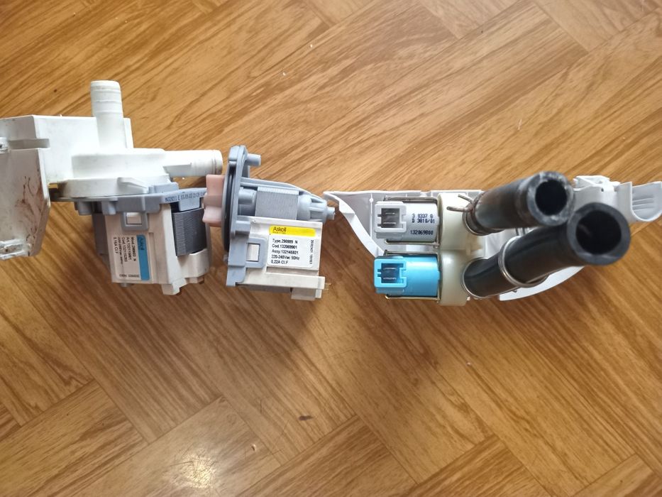 Одим лотом.Помпа,стиральная машина zanussi