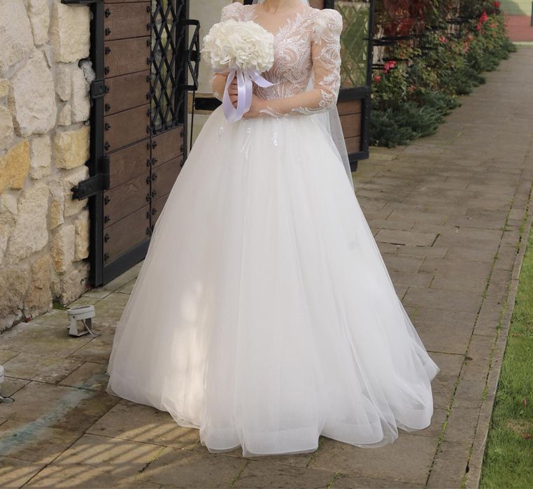Весільна сукня
