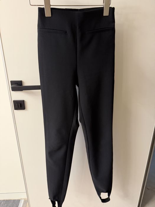 Розпродаж одягу Zara, Mango від 180 грн