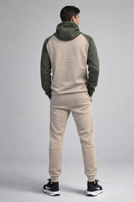 Весняний чоловічий преміальний Nike Tech нового покоління.