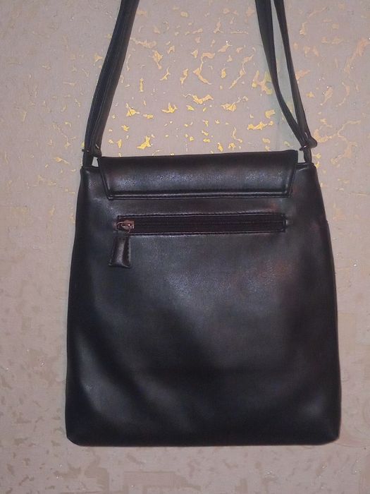 Продам женскую кожаную сумку "PRADA".Б/у .