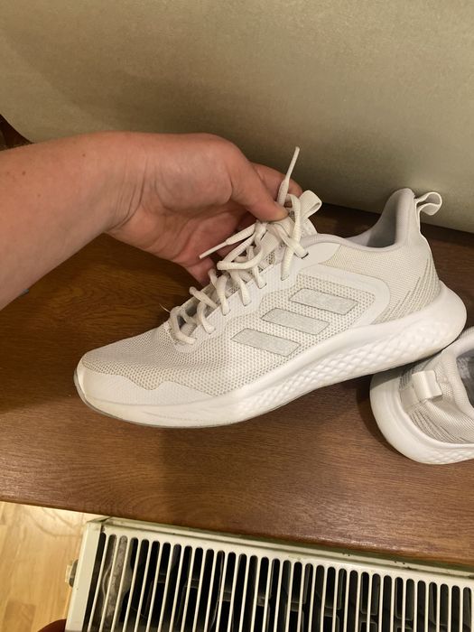 Кросівки Adidas v