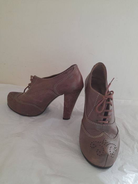 Sapatos altos Gianna em pele