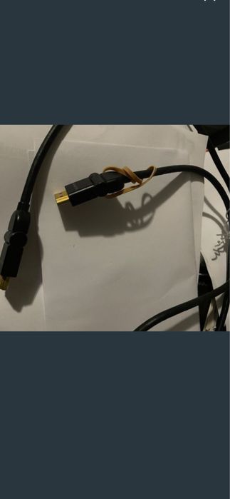 Cabo hdmi.