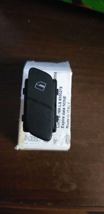 Оригинальная кнопка стеклоподъемника для Volkswagen Polo 2007