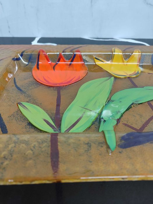 Travessa/Bandeja decorativa vidro/cristal grande com tulipas.
