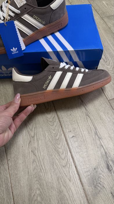 Стильні кеди adidas Spezial