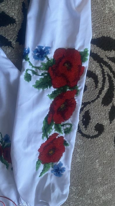 Продам вишиванку ( вишита з бізеру в ручну )