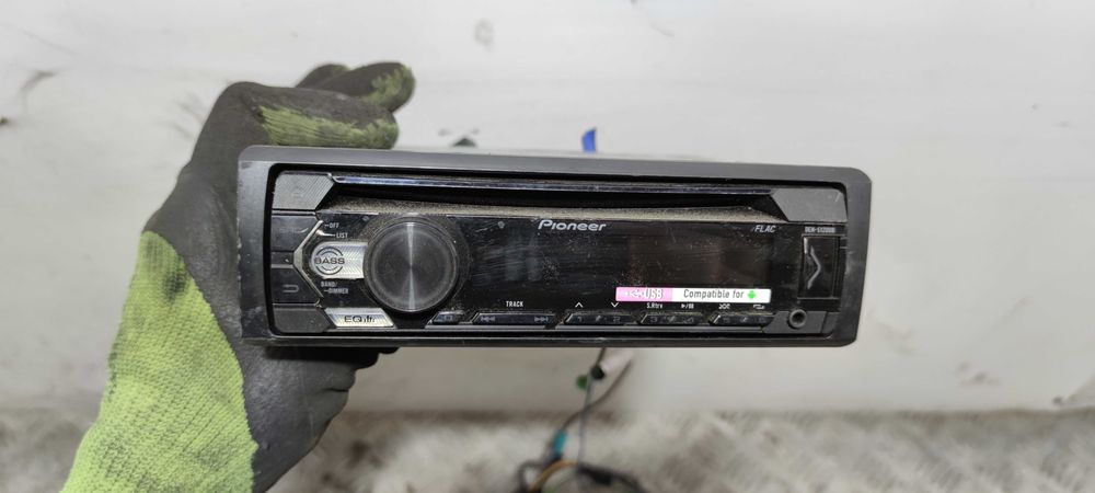 Pioneer DEH-S120UB Radio Samochodowe - AUX CD MP3 USB