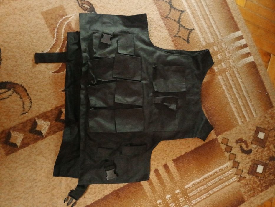 Плитоноска чорная