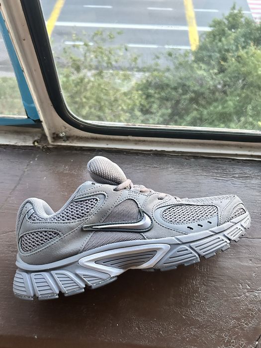Чоловічі кросівки Nike V5 RNR Grey