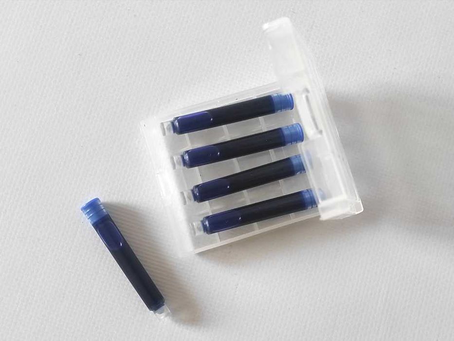 Капсулы с чернилами для авторучек в дорожном кейсе 4 шт. (+1) синие