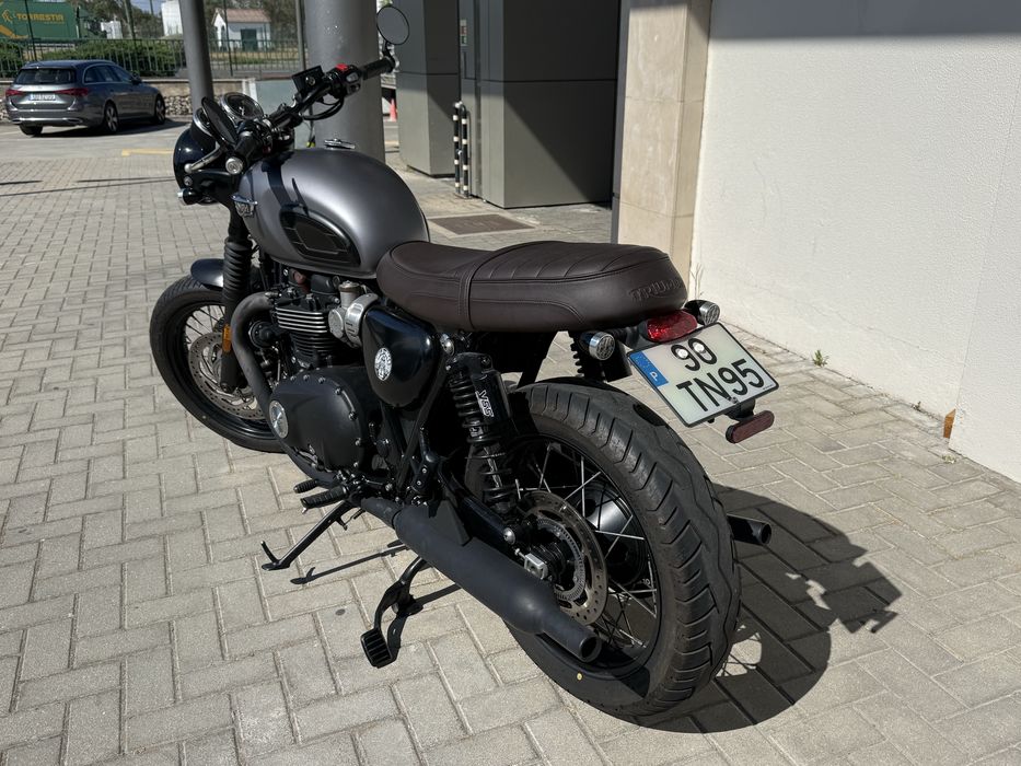 Triumph Bonneville T120 Black