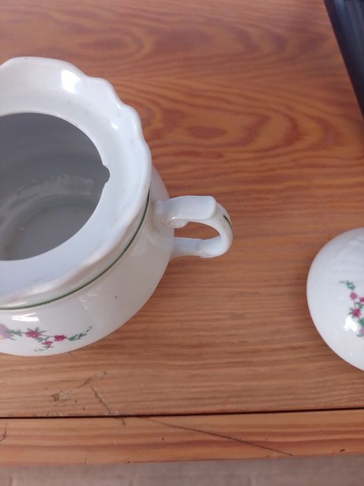 Cukierniczka z porcelany