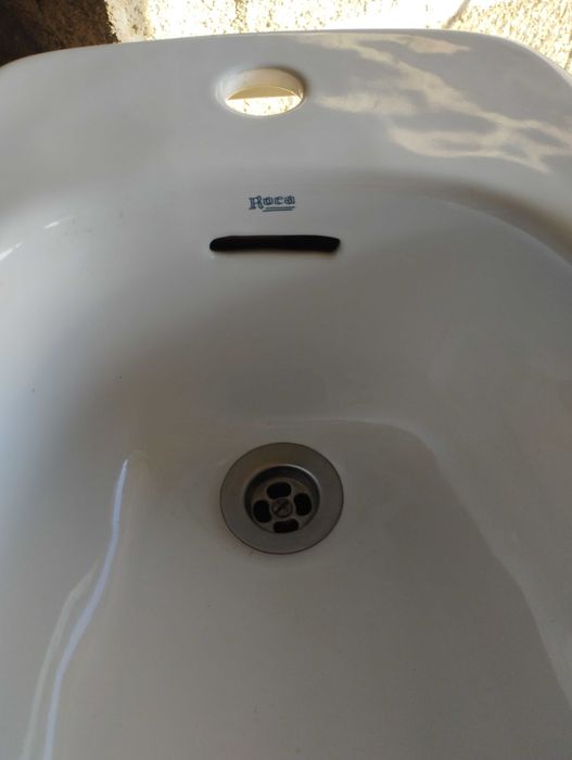 Bidé em cerâmica branca da marca Roca, como novo