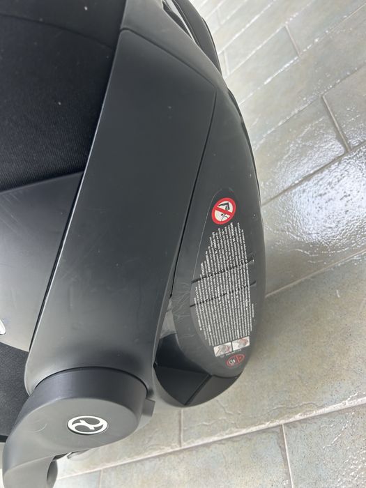 Carro com ovo cybex plati cloud Q plus