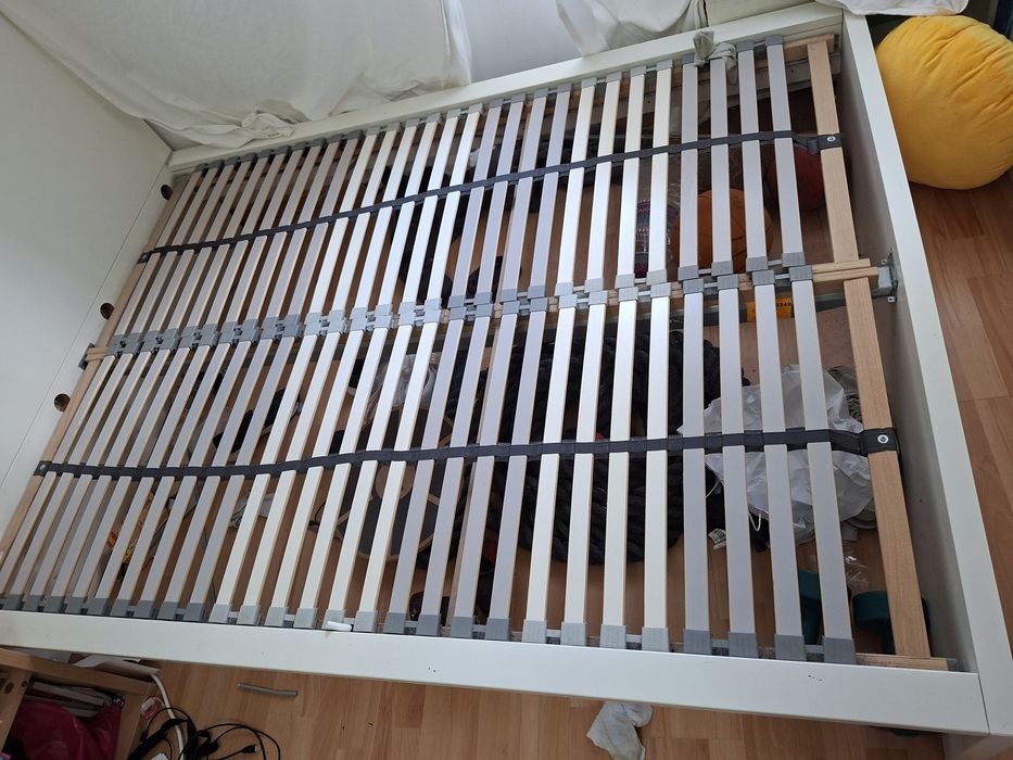 Cama Ikea Branca + estrado + colchao + capa lençol