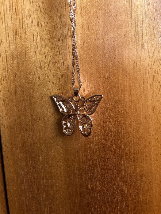 Colar novo borboleta