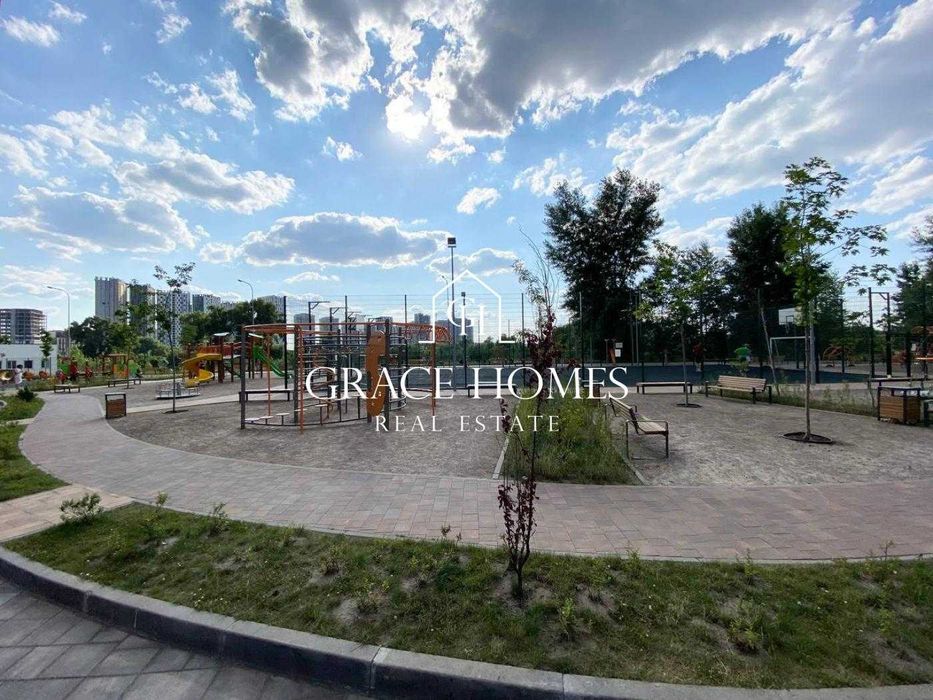 Продаю фасадне приміщення ЖК Севен Дніпровська Набережна 16г Славутич