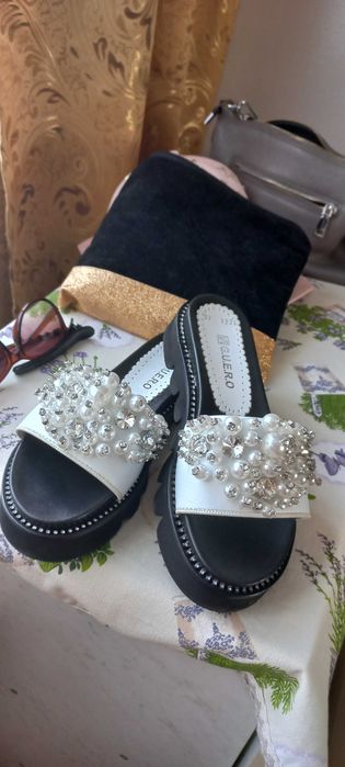 Шльопанці шкіряні 37 розмір Турция