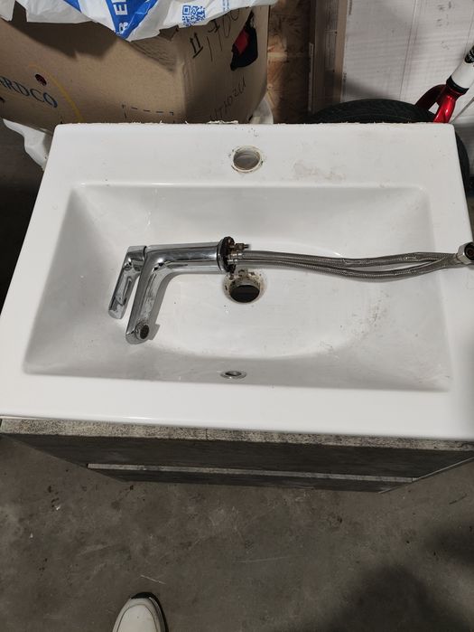 Раковина, тумба, смеситель