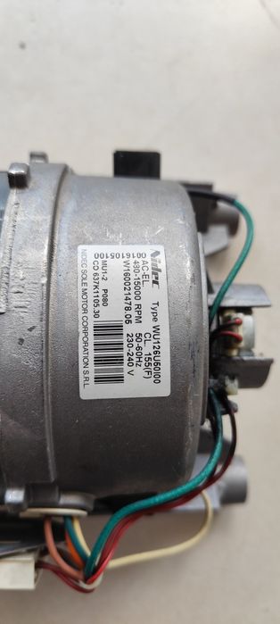 Vendo motor de máquina de lavar roupa Indesit(avaria)