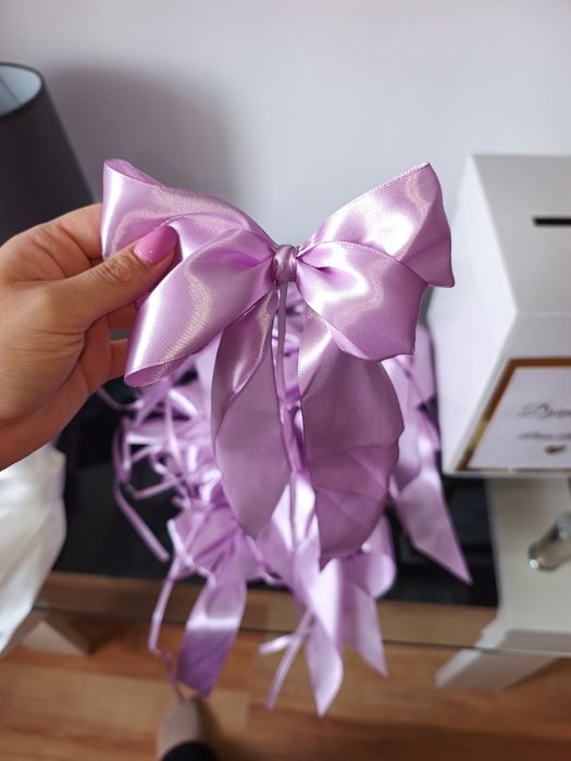 kokardy liliowe, idealne do ślubu