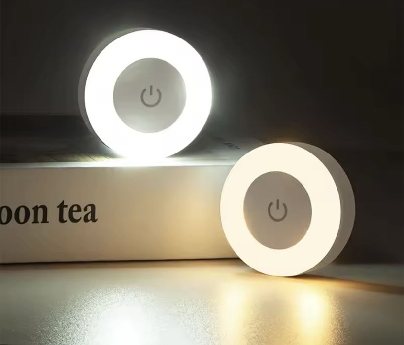 енергозберігаючі світлодіодні нічники з сенсорним датчиком