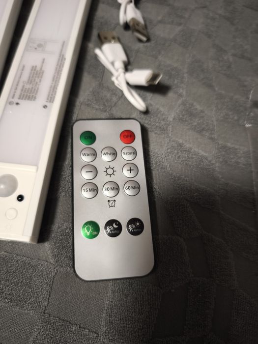 Conjunto de 2 luzes de armário com sensor de movimento, com controle remoto e temporizador, luz noturna magnética regulável, 20cm