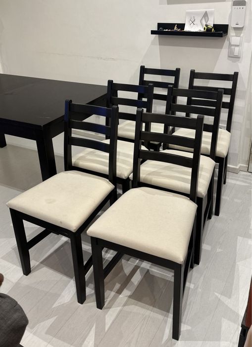 Conjunto de sala (mesa de refeições, aparador e móvel TV c/ rattan)