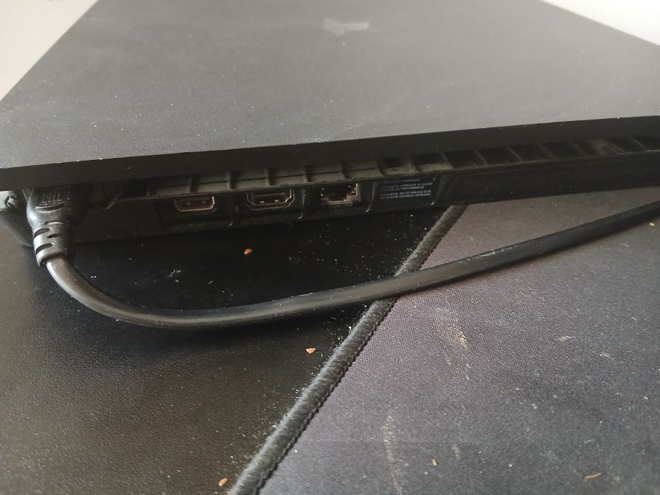 Sprzedam konsolę ps4