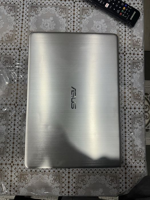 Asus VivoBook s14(s406) intel i3